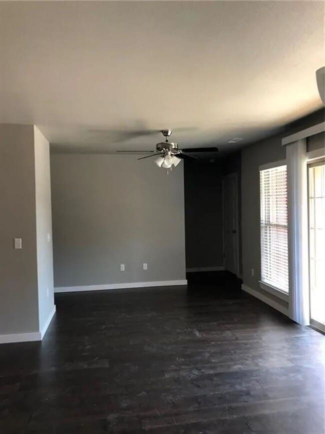 Building Photo - Beautiful Condo At Great Location!!!