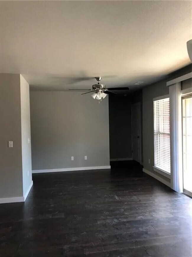 Photo - Beautiful Condo At Great Location!!!