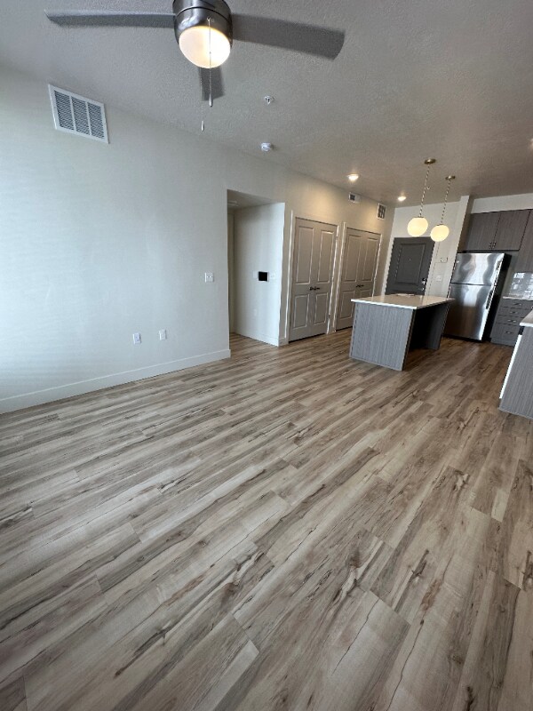 Building Photo - 204 W 2100 S Expy