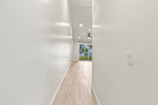 Building Photo - 181 Grand Oaks Way