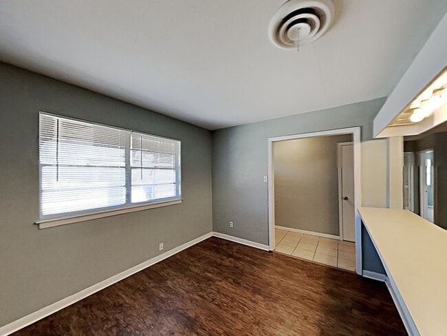Building Photo - 6420 Scottsdale Dr