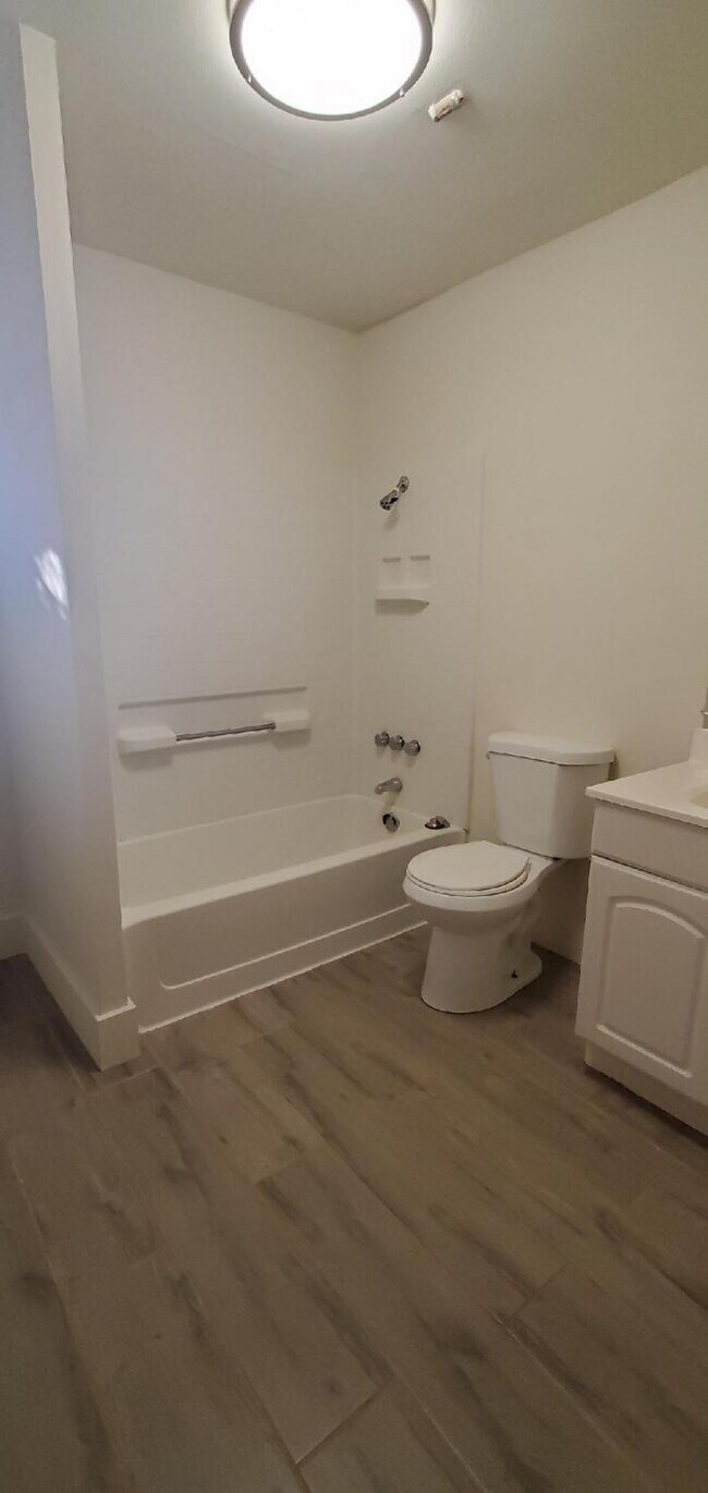 Building Photo - 1 bedroom in Santa Rosa CA 95405
