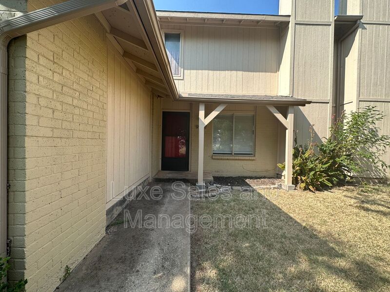 Foto principal - 9637 Hefner Village Blvd