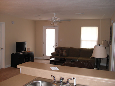 Building Photo - 203 Meadowlark Dr