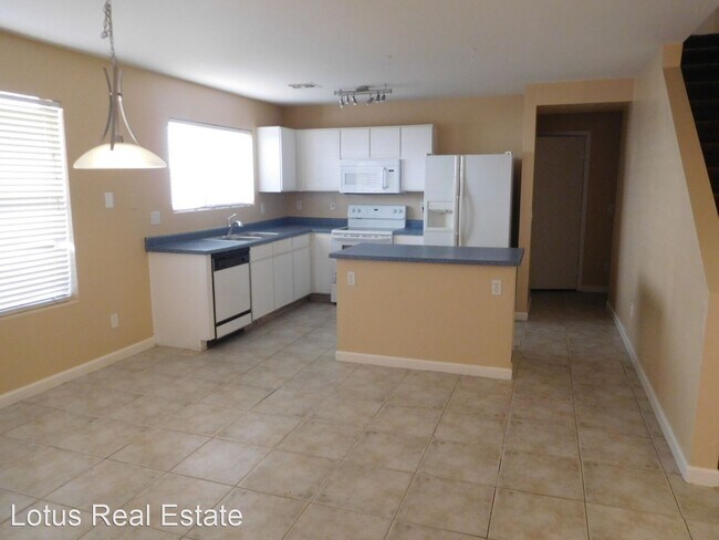 Building Photo - 3 br, 2.5 bath House - 1529 S Halsted Dr.