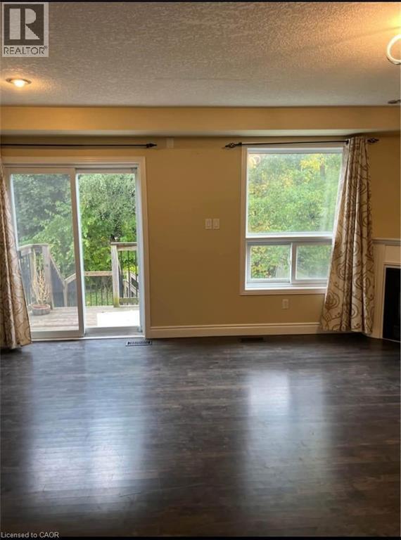 Photo du bâtiment - 32 Foxmeadow Rd