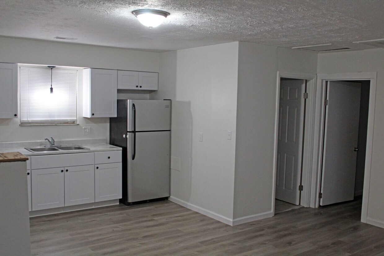 527 Herbert St Unit B, Dayton, OH 45404 Room for Rent in Dayton, OH