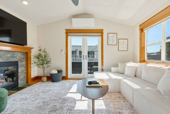 Building Photo - 3006 SW Hinds St