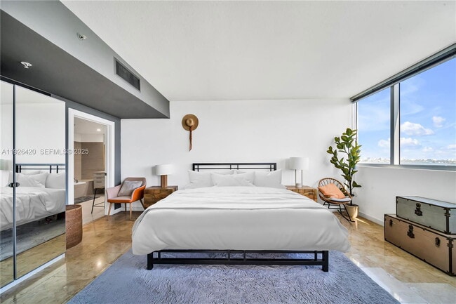 Foto del edificio - 7929 West Dr