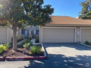 Building Photo - 1208 W Roseburg Ave