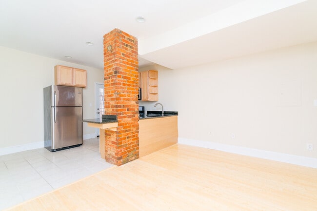Building Photo - 1603 A St SE