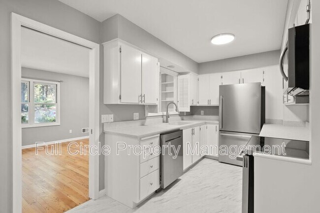 Foto del edificio - 1222 S 118th St