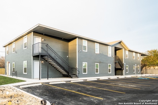 Foto principal - 8111 Landing Ave