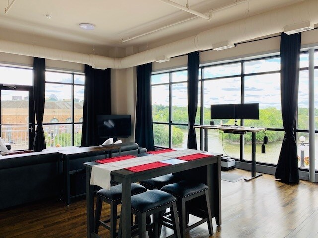 Primary Photo - Esser Lofts & Apartments