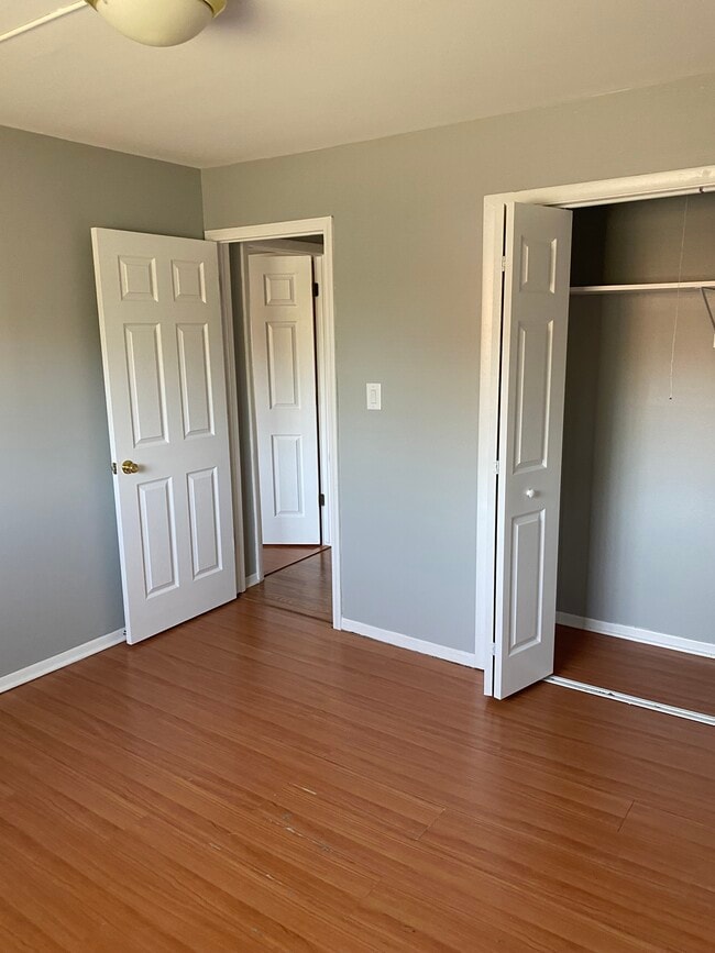 Building Photo - 4025 Bonhill Dr