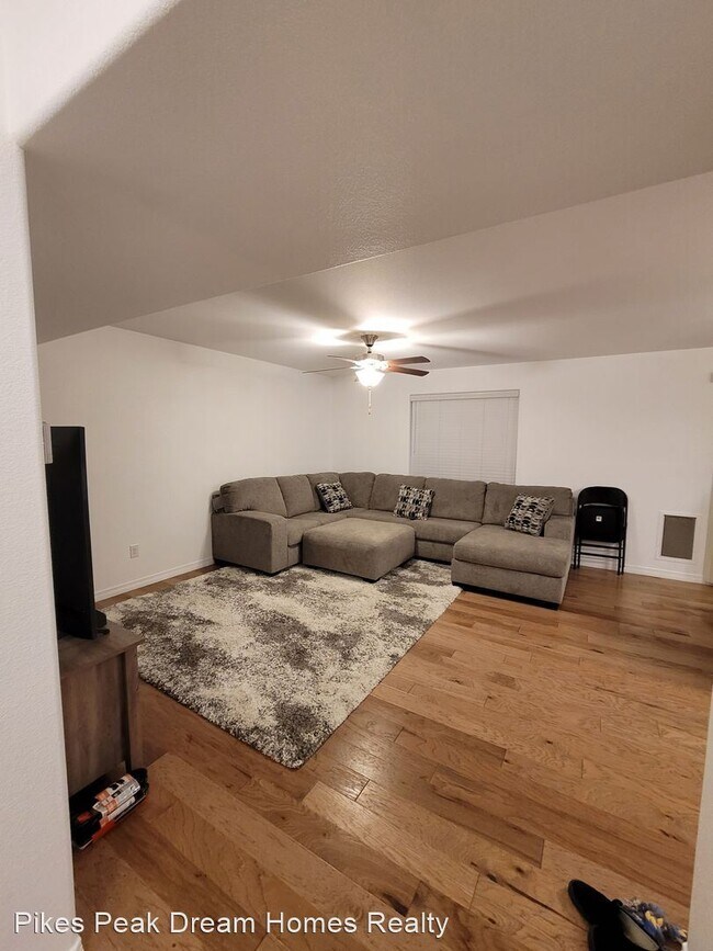 Foto del edificio - 3 br, 2.5 bath House - 10874 Rowley Drive