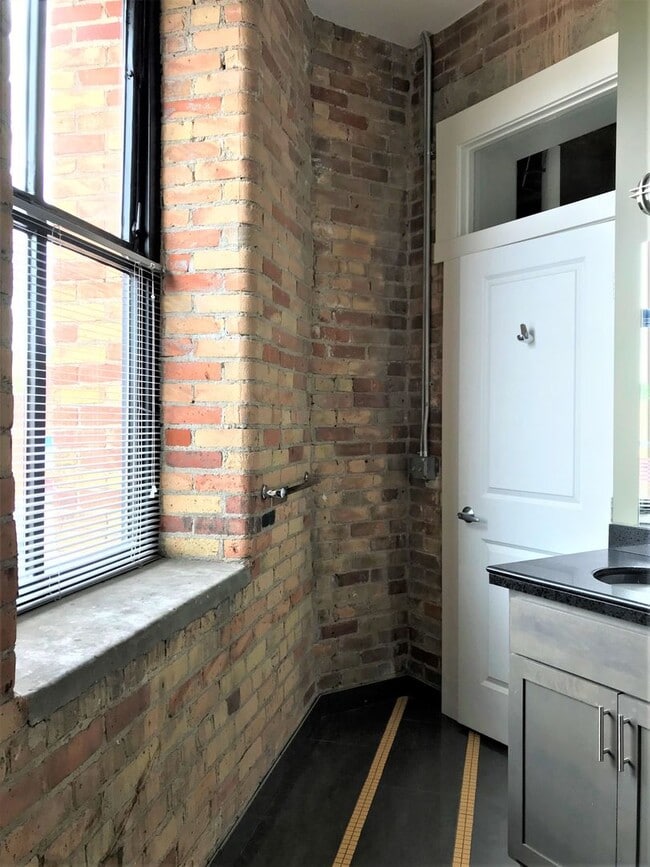 Standart Lofts Apartments 34 S Erie St Toledo, OH
