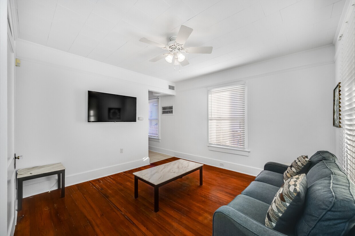 Primary Photo - 324 7th St S