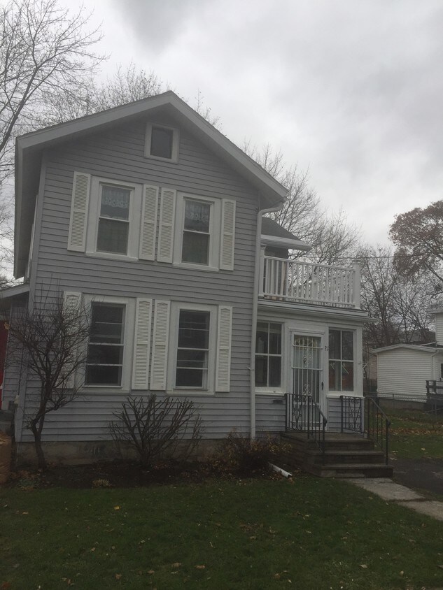 2123 Howard St, Auburn, NY 13021 Apartments 2123 Howard St Auburn, NY