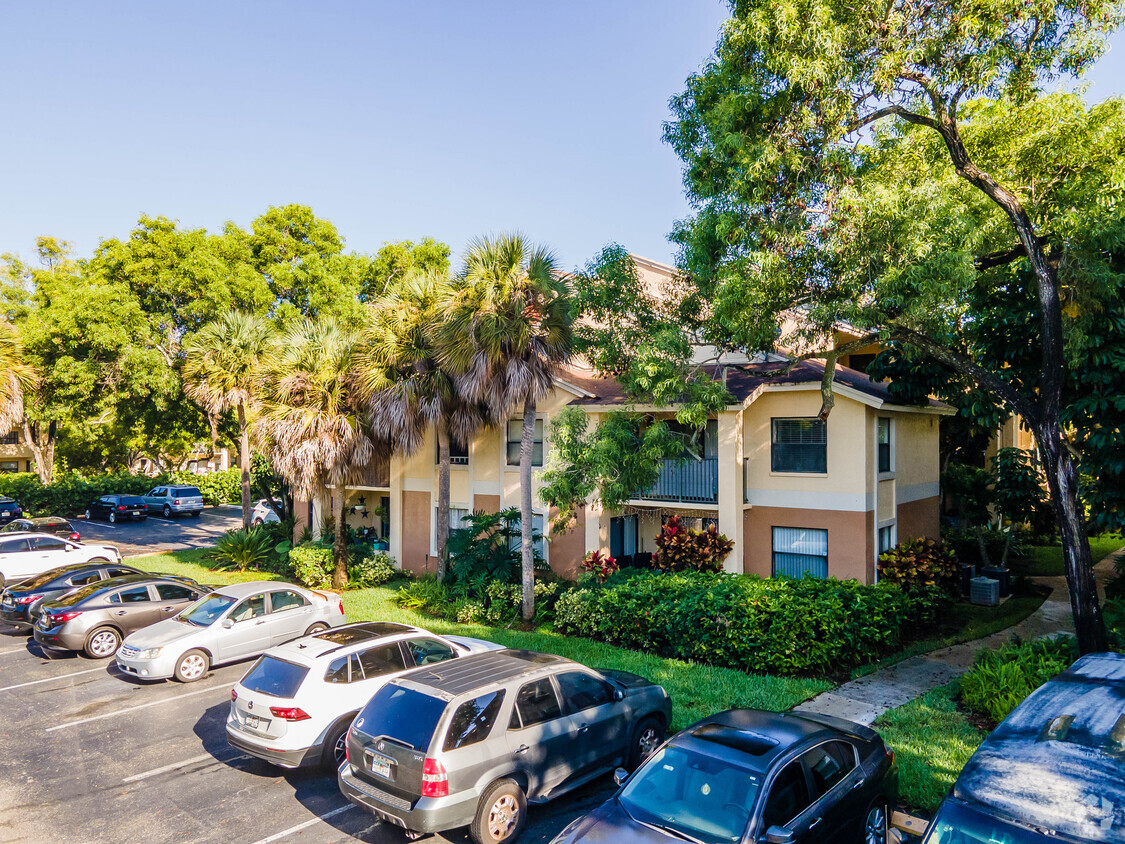 Primary Photo - Summerbreeze Condominium