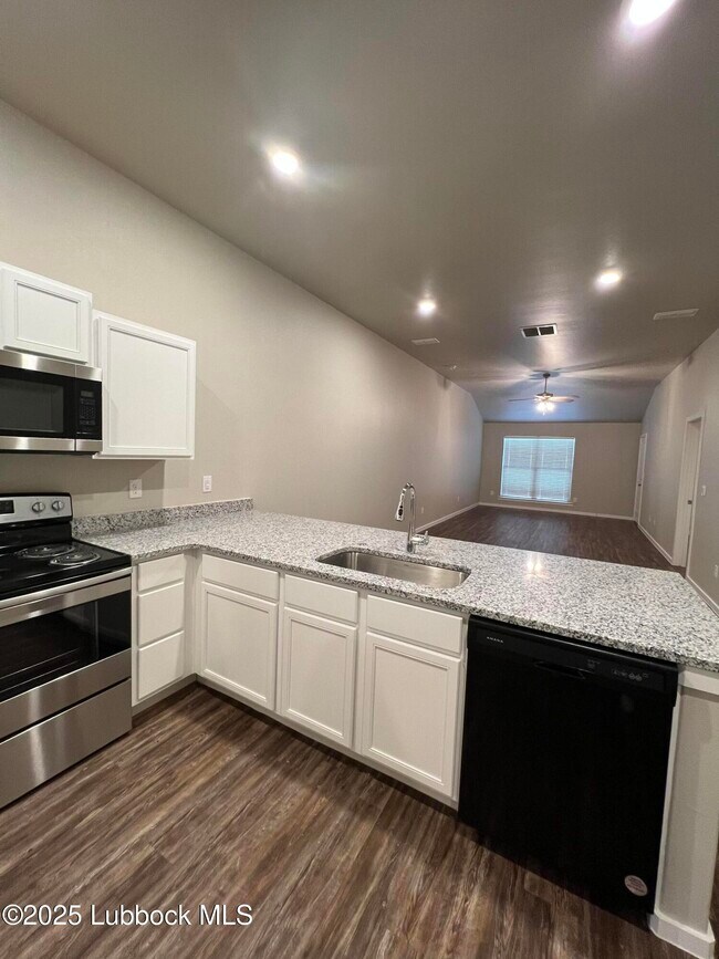 Foto del edificio - 2112 N Jayton Ave