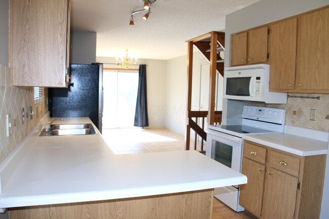 Foto del edificio - 3130 Castlebrook Ave