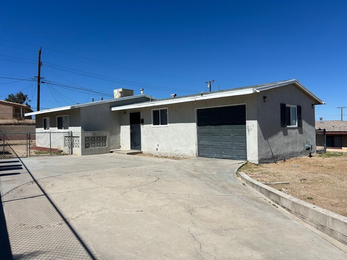 Foto principal - Beautifully Remodeled Home