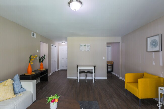 1BR, 1BA - 650 SF - Creekside Forest Apartments