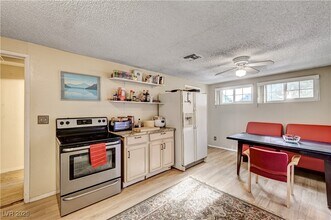 Building Photo - 1914 Ottawa Dr