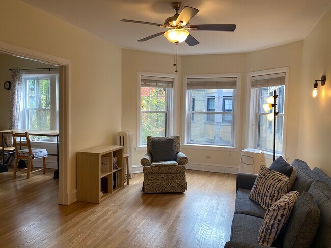 Foto del edificio - 1431 W Summerdale Ave