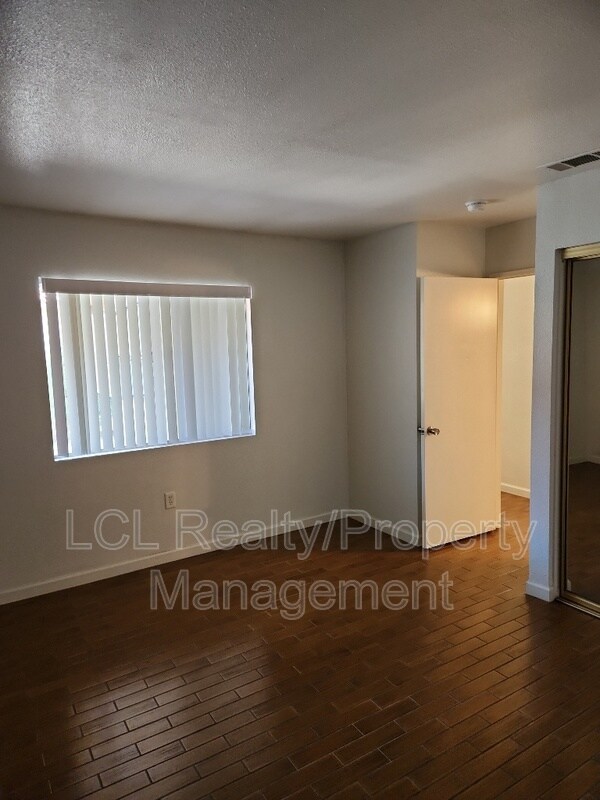 Foto del edificio - 26117 Bluebell St