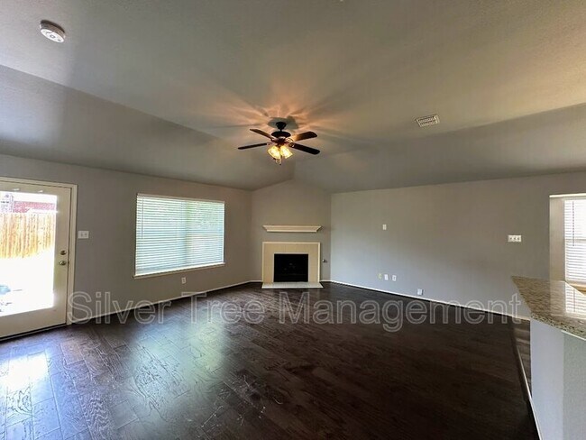 Foto del edificio - 10316 Lake Terrace