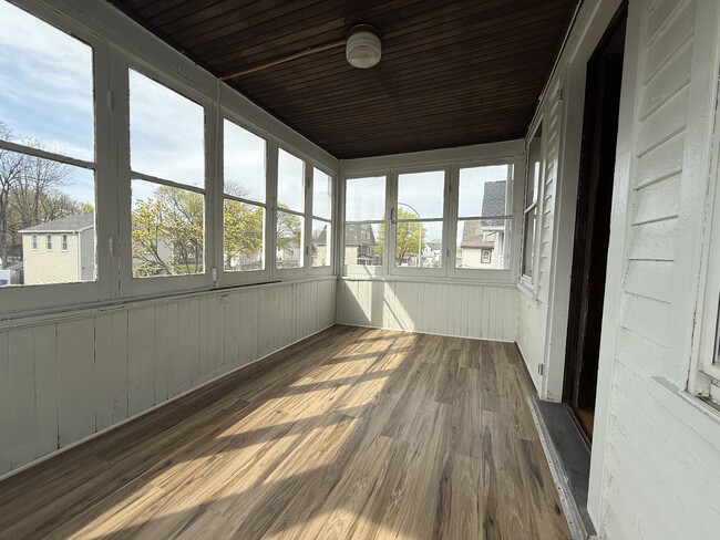 Building Photo - 318 Scio St