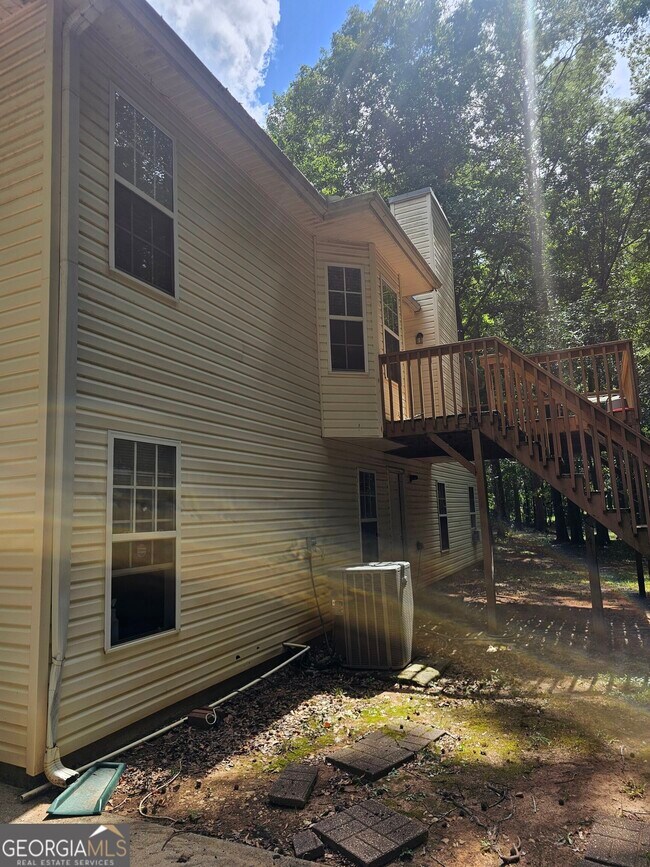Building Photo - 40 Summerwood Ln