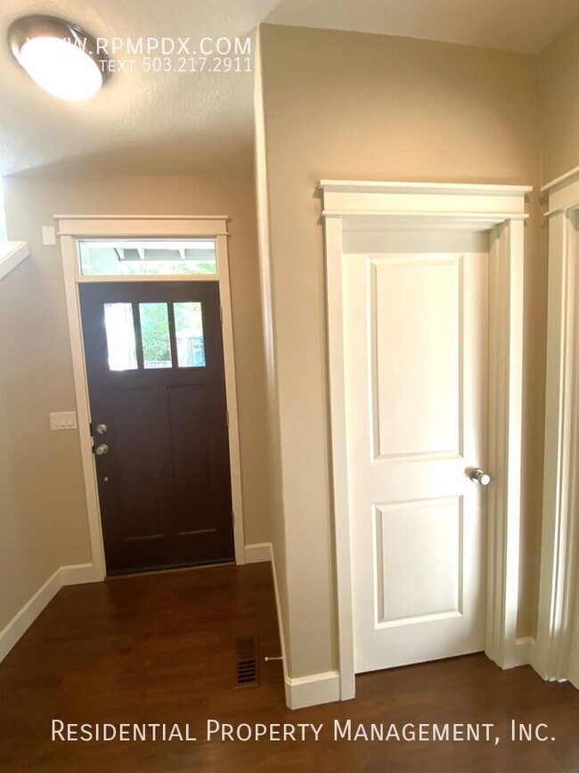 Building Photo - 9219 NW Harvest Hill Dr