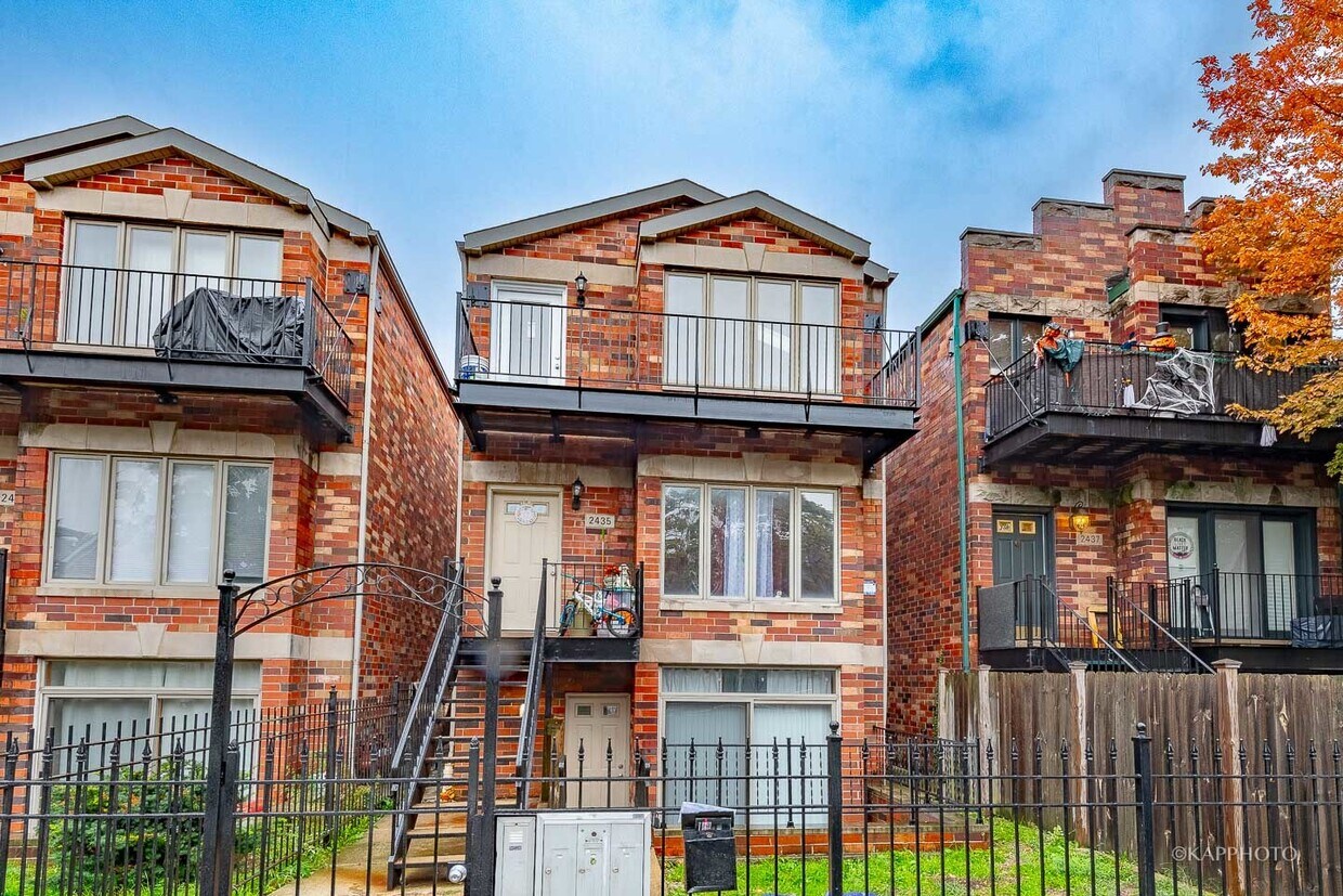 Foto principal - 2435 W Polk St
