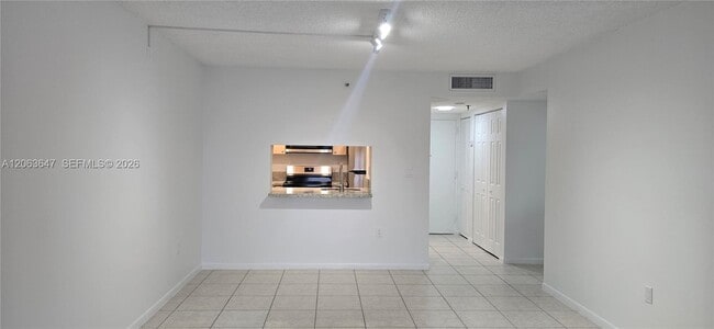 Building Photo - 9688 Fontainebleau Blvd