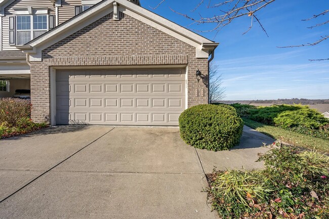 2 car garage - 512 Rivers Breeze Dr