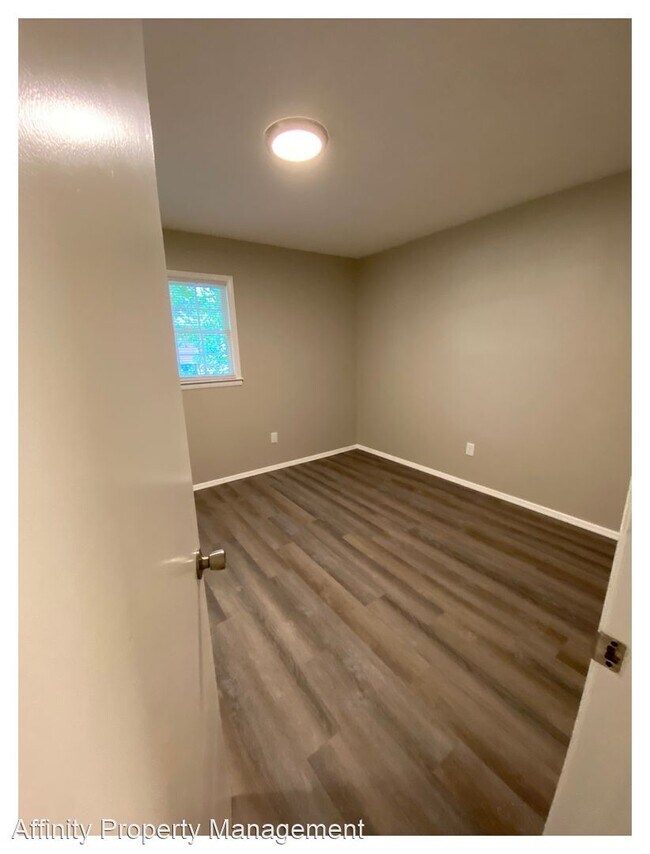 Foto del edificio - 4 br, 2 bath House - 329 Wisconsin Avenue