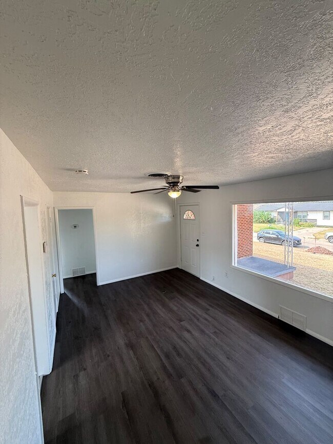 Building Photo - 2325 NW 35th St
