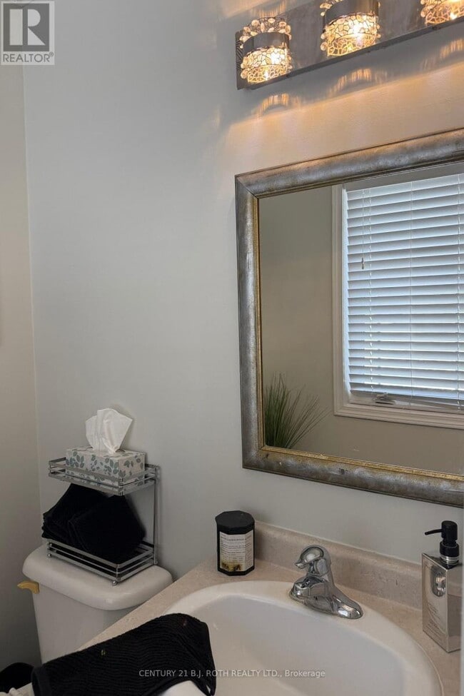 Building Photo - 175 Stanley St.