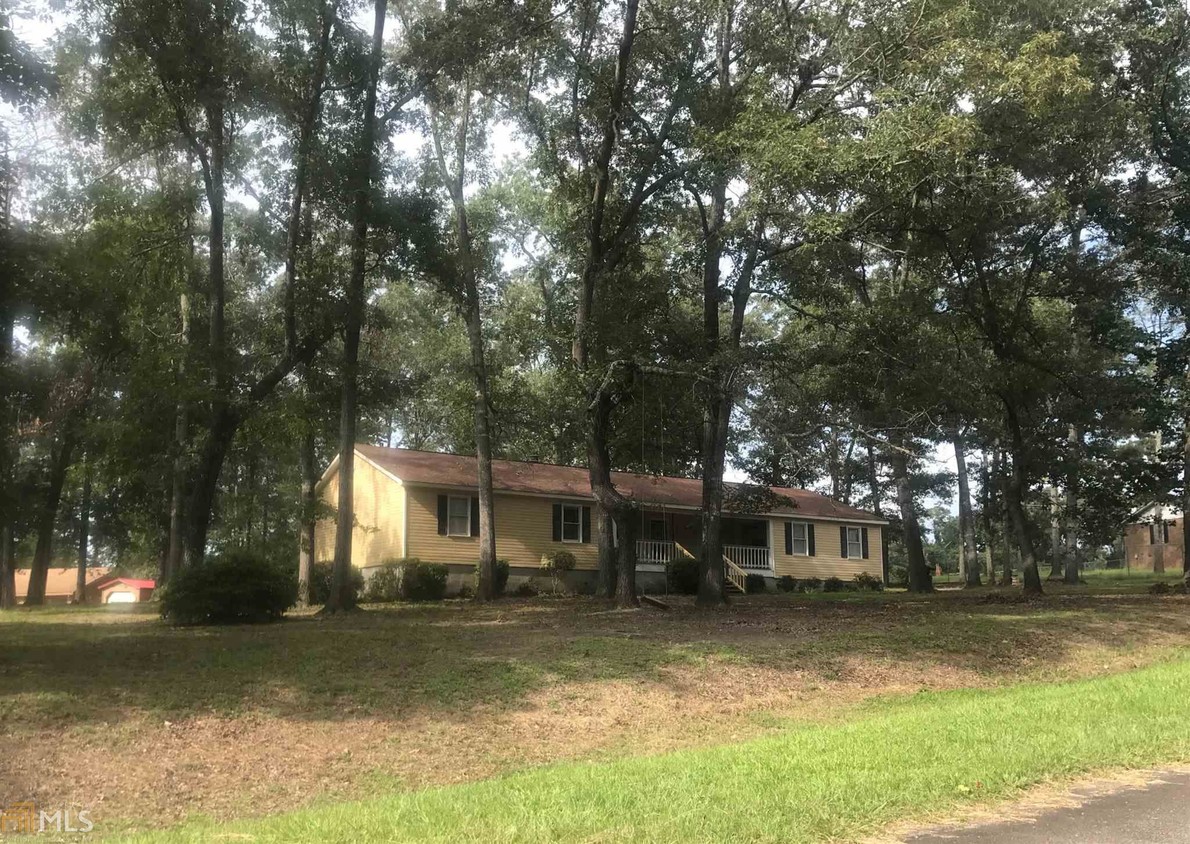Primary Photo - 116 White Oak Ln