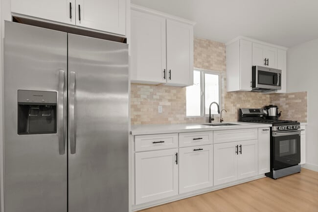 Foto del edificio - 12801 Waddell St