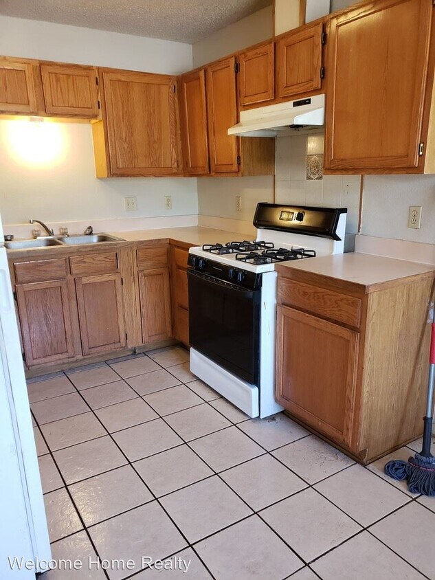 Building Photo - 3 br, 1 bath House - 1105 Marcial