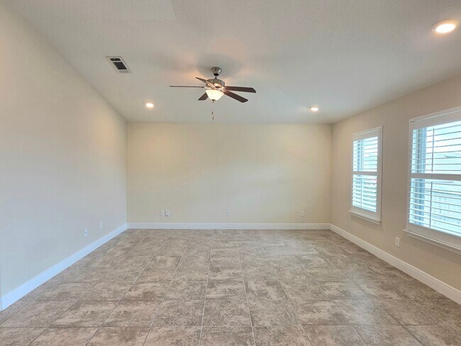 Foto del edificio - Charming 3-Bedroom Home