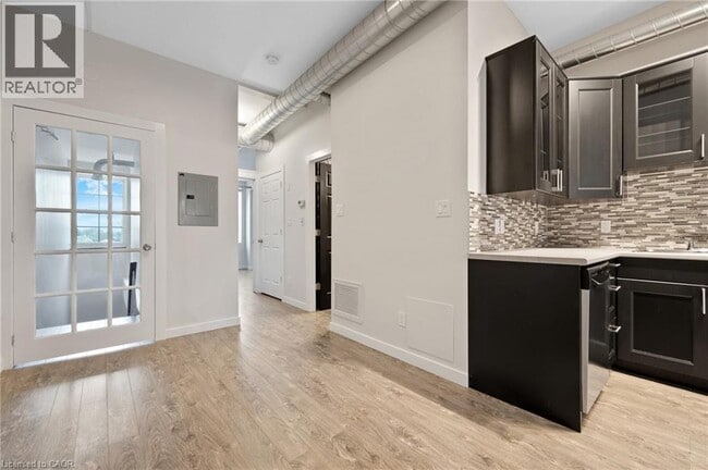 Building Photo - 31 Main St