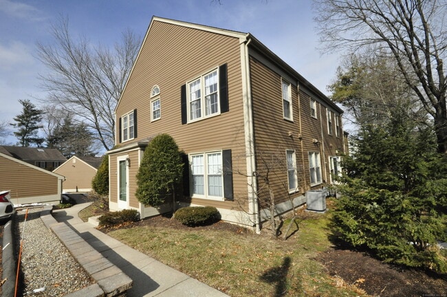Building Photo - 37 Newberry Ln