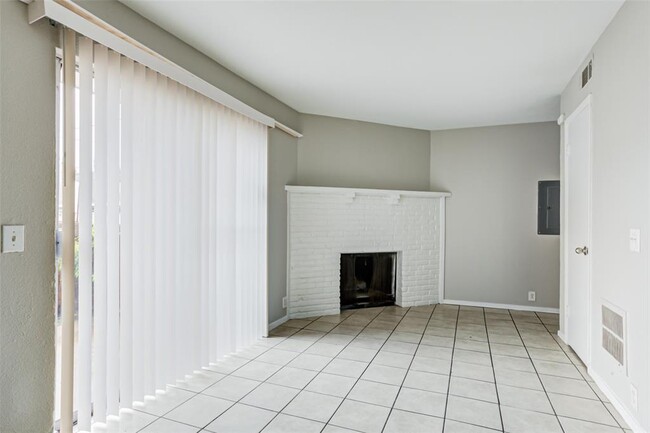 Building Photo - 101 Highland Park Ct
