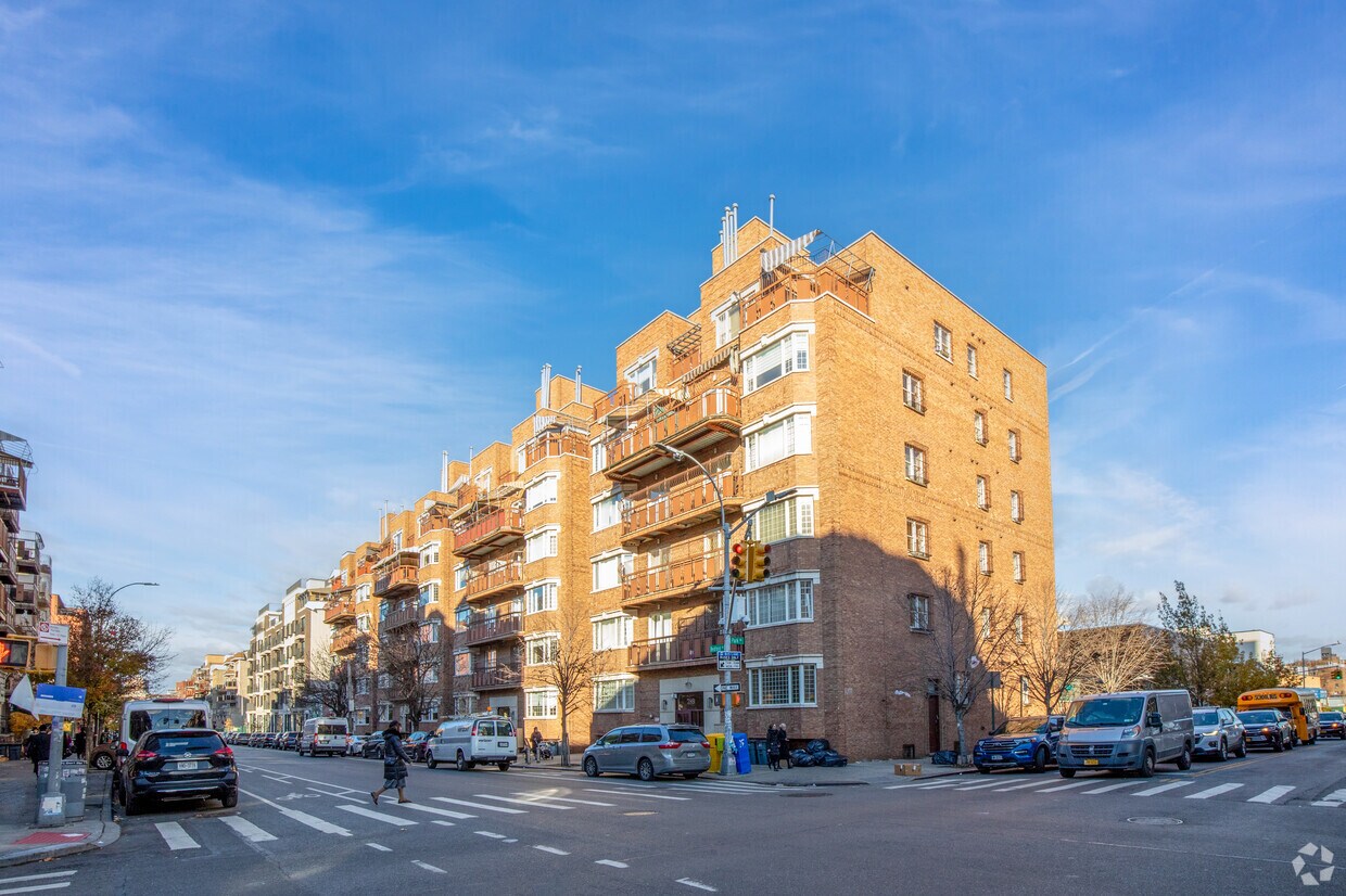 Primary Photo - 783 Bedford Ave