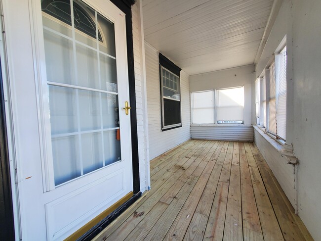 Building Photo - 1627 Emmet St